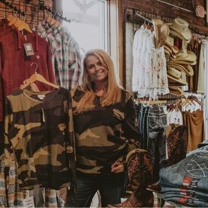 Meet your Posher, Melissa